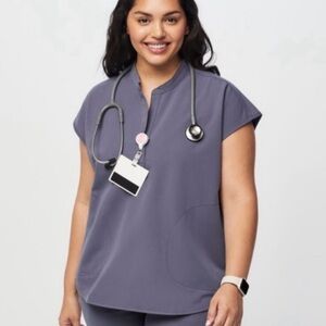 Figs Rafaela Oversized Scrubs Top in Limited Edition Space Navy (?) Size XS